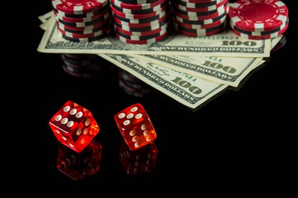 growdice live-dealer studio with professional croupier streaming to mobile